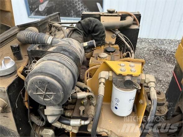 CAT CB-224E مداحل أحادية الأسطوانة