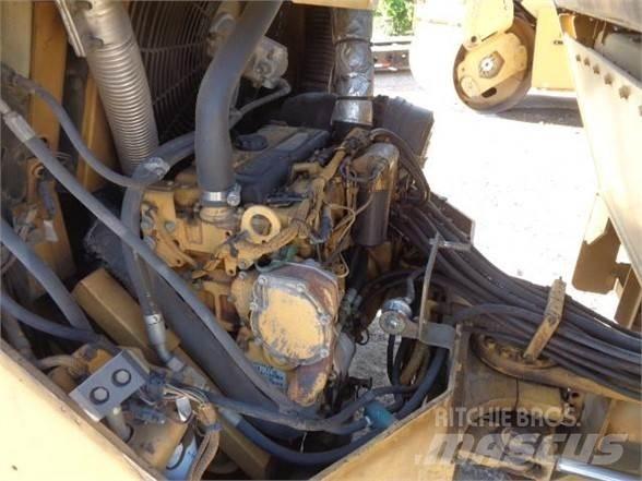 CAT CB-534D مداحل أحادية الأسطوانة