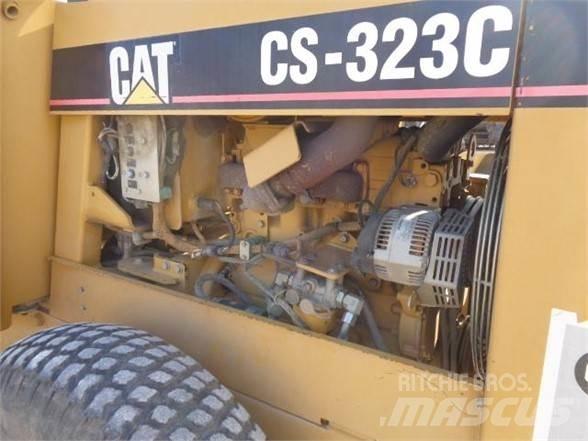 CAT CS-323C مداحل أحادية الأسطوانة