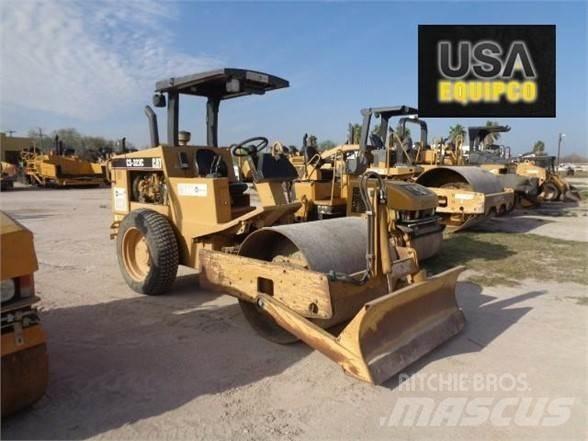 CAT CS-323C مداحل أحادية الأسطوانة