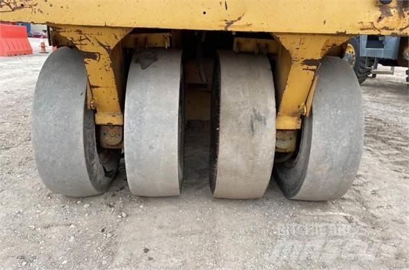 CAT PS-200B مداحل ذات إطارات هوائية