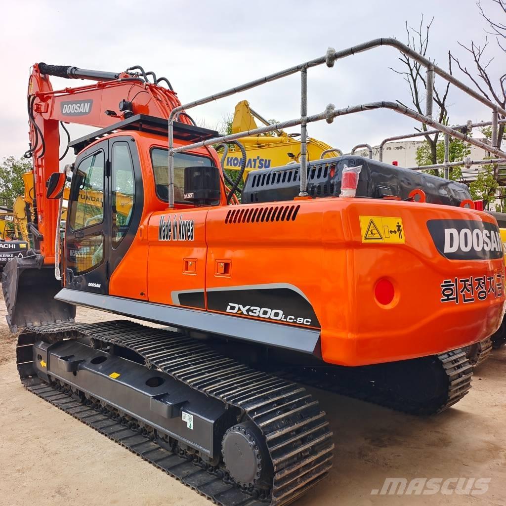 Doosan DX 300 حفارات زحافة