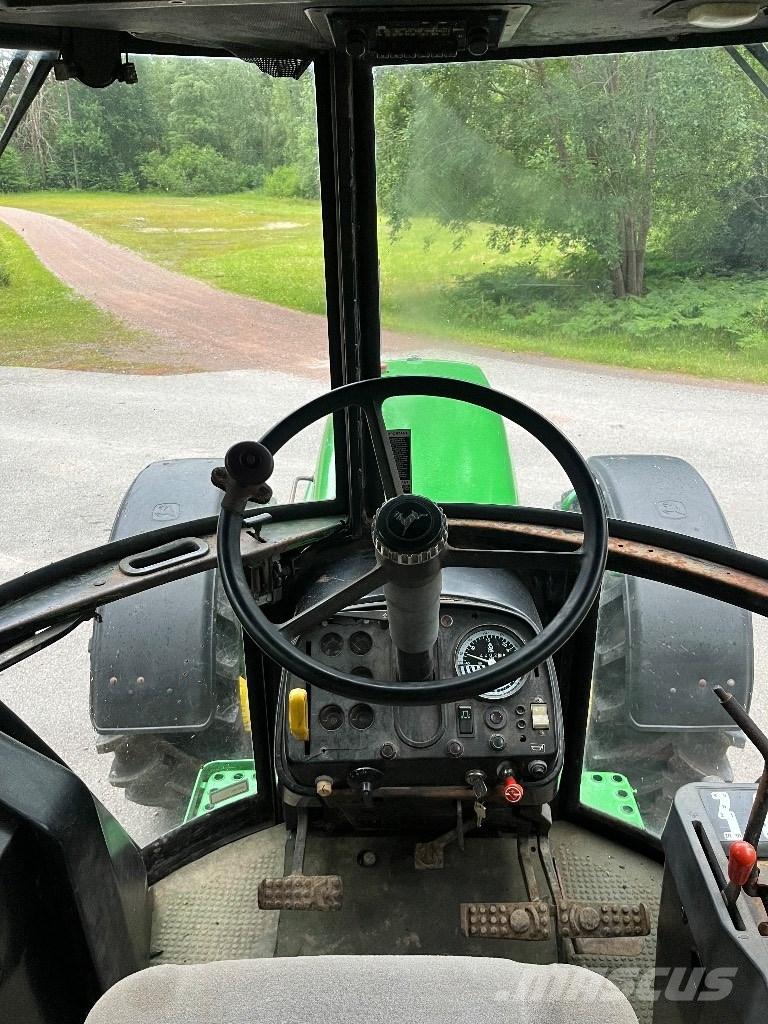 John Deere 4240 S الجرارات