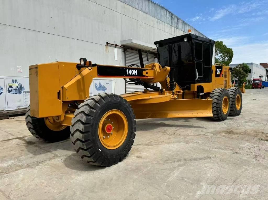 CAT 140H معدات تمهيد الطرق