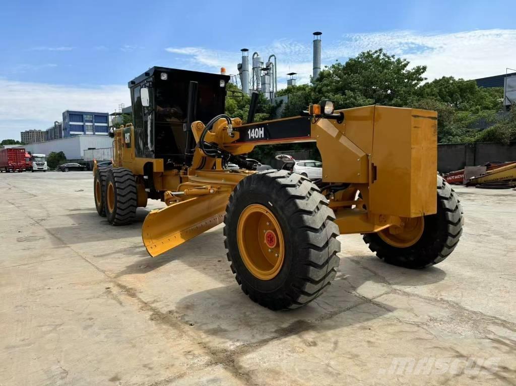 CAT 140H معدات تمهيد الطرق