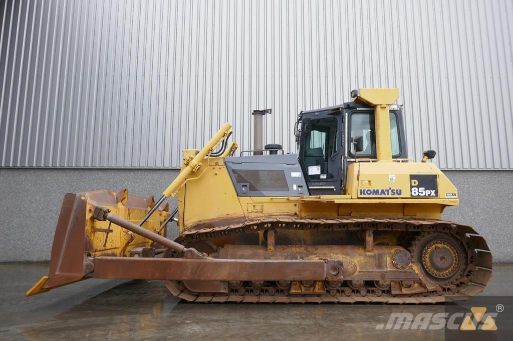 Komatsu D85PX-15 بلدوزرات مجنزرة