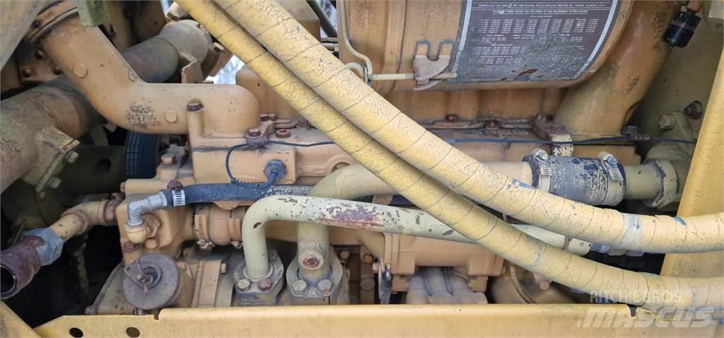 CAT D4E بلدوزرات مجنزرة