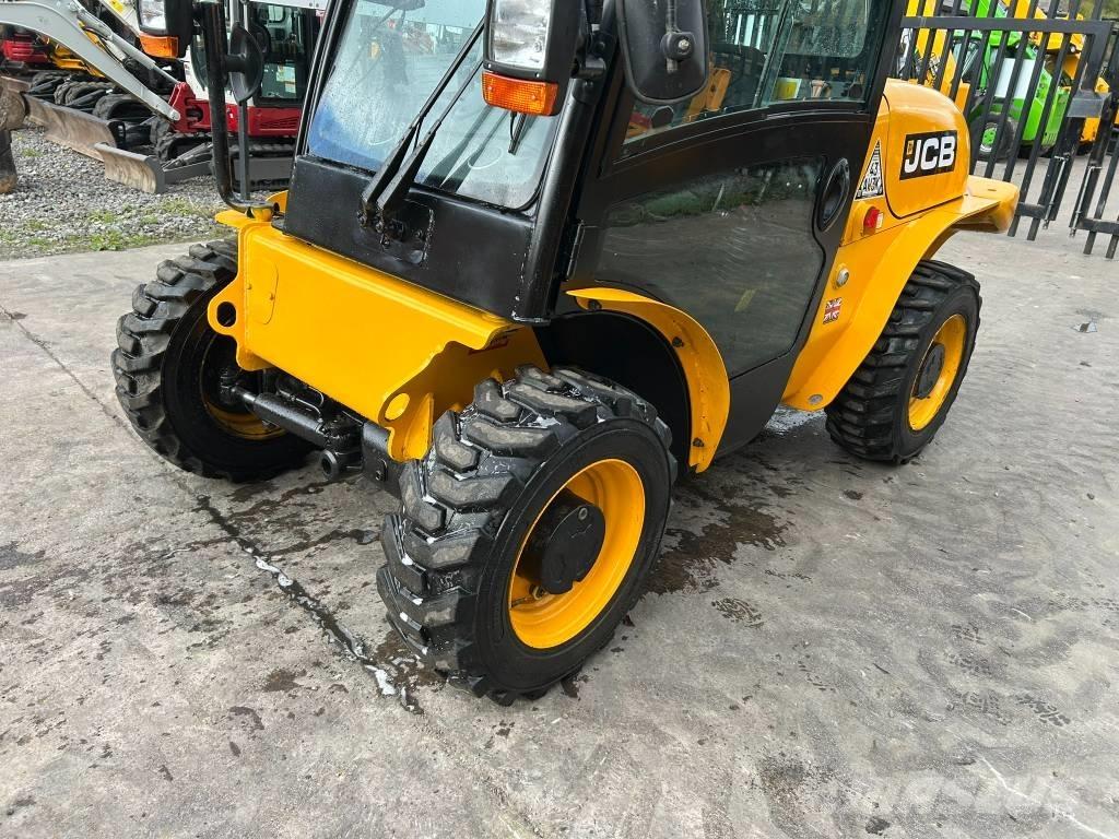 JCB 520-40 مناولات متداخلة