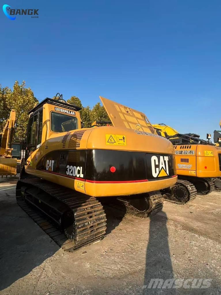 CAT 320 C L حفارات زحافة