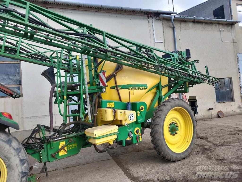 John Deere 840 TRSP الرشاشات