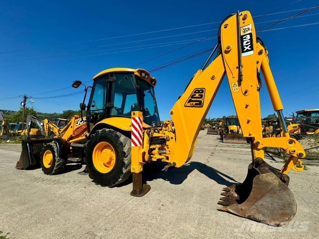 JCB 3CX لوادر ذات جرافات عكسية