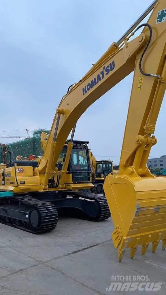 Komatsu PC 300-8 حفارات زحافة