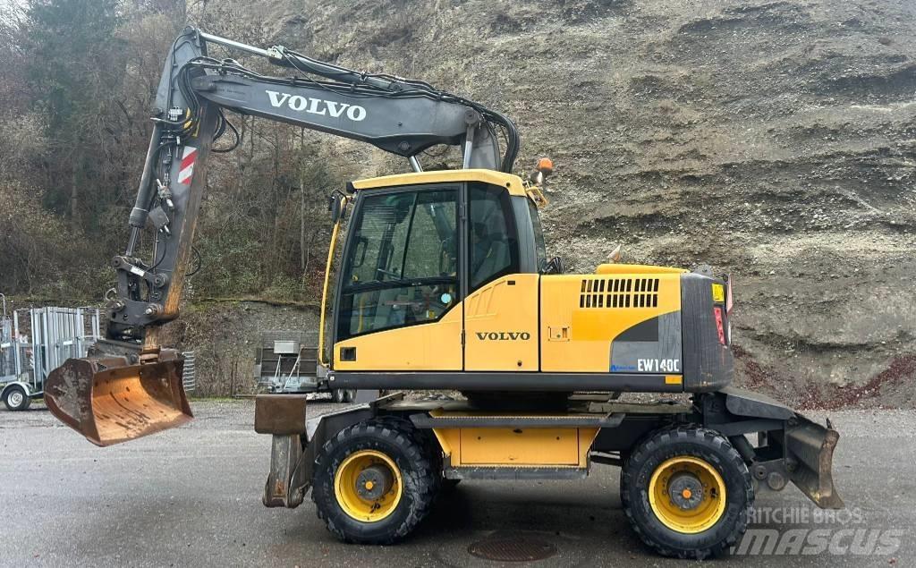 Volvo EW 140 C حفارات بعجل