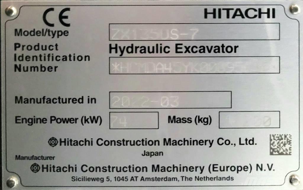 Hitachi ZX135US-7 حفارات زحافة