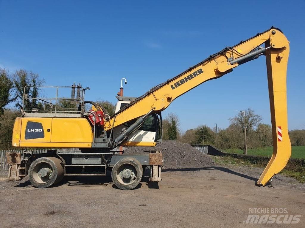 Liebherr LH 30 مناولات المخلفات / مناولات صناعية