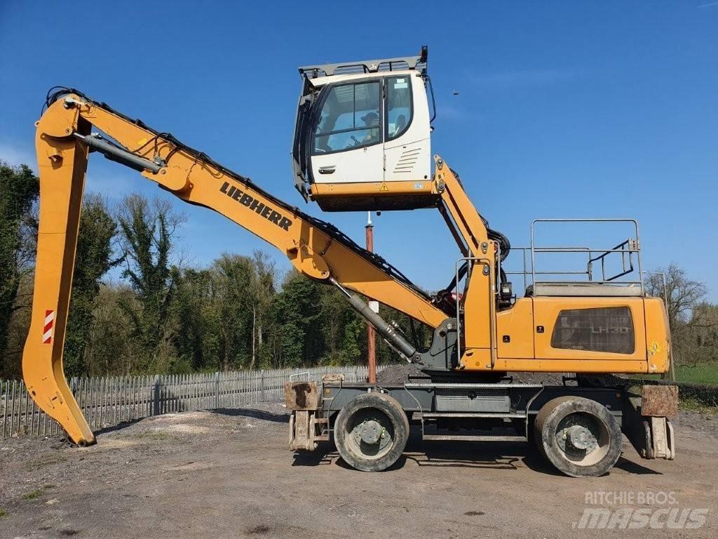 Liebherr LH 30 مناولات المخلفات / مناولات صناعية