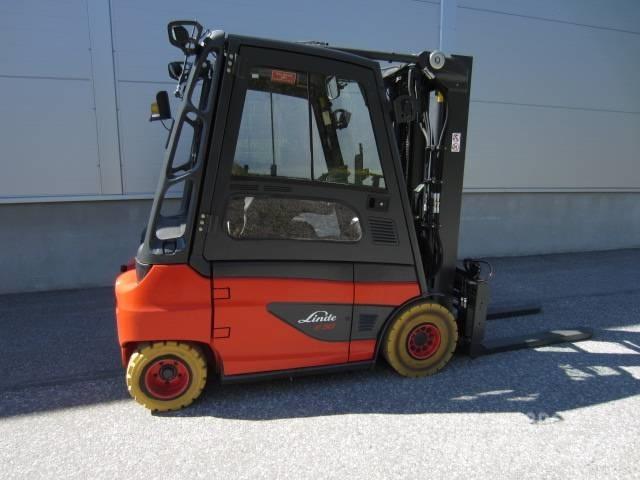 Linde E 30 شاحنات ذات رافعات شوكية تعمل بالكهرباء