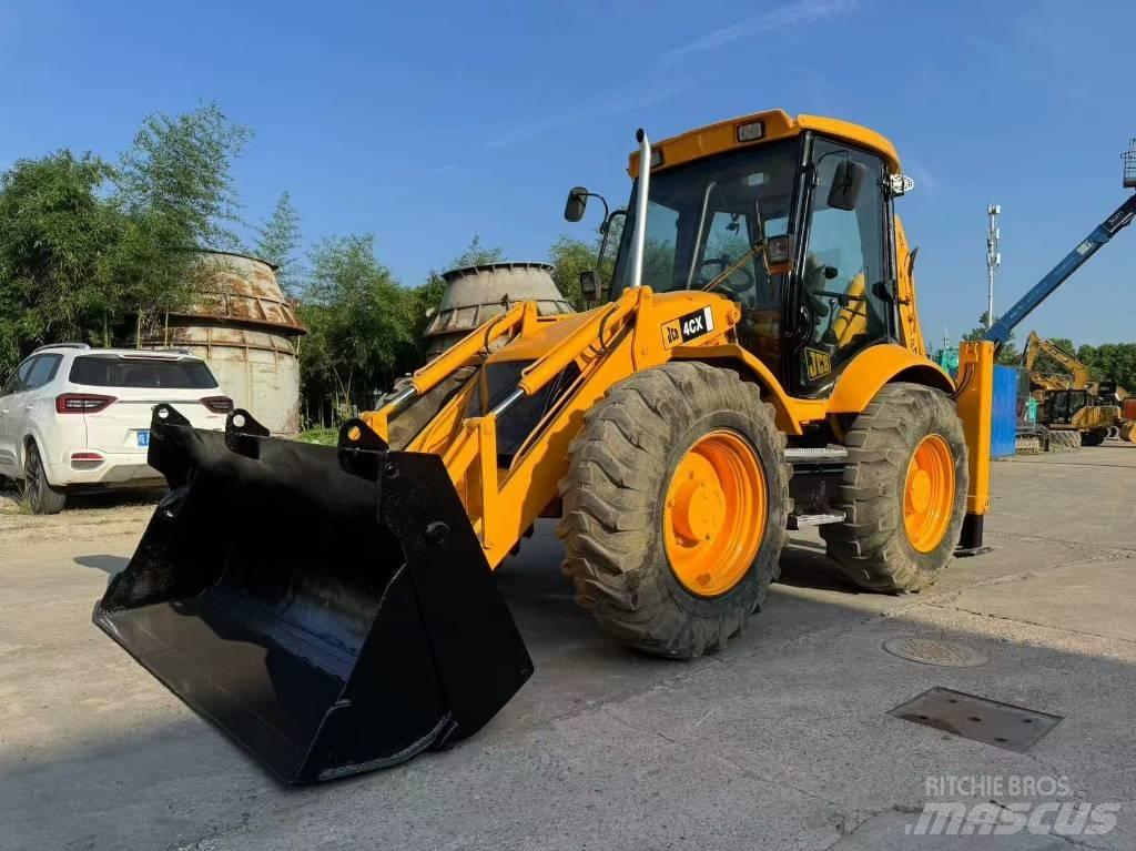 JCB 4 CX لوادر ذات جرافات عكسية