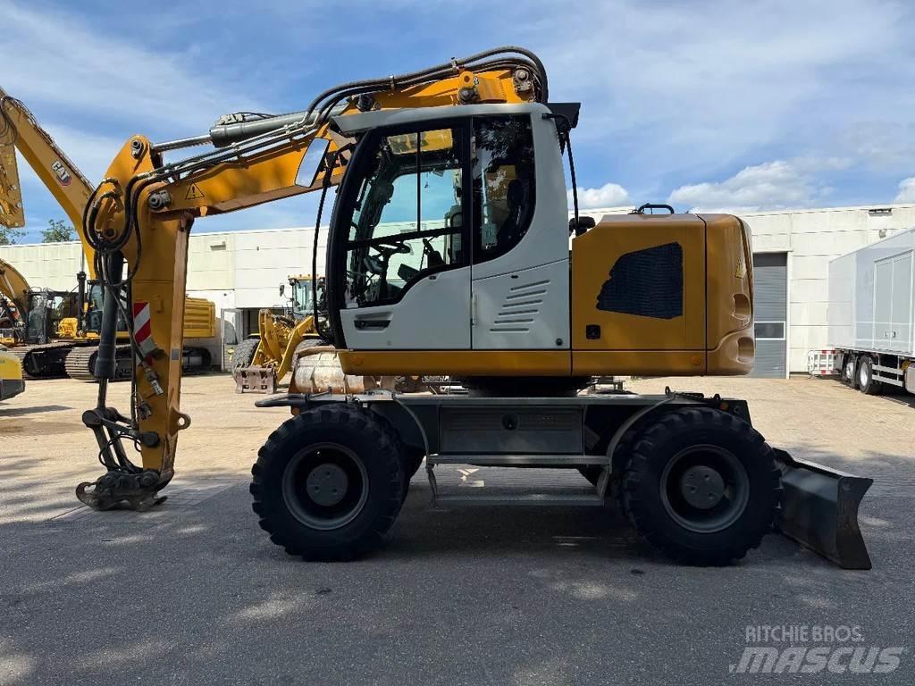 Liebherr A918 حفارات بعجل