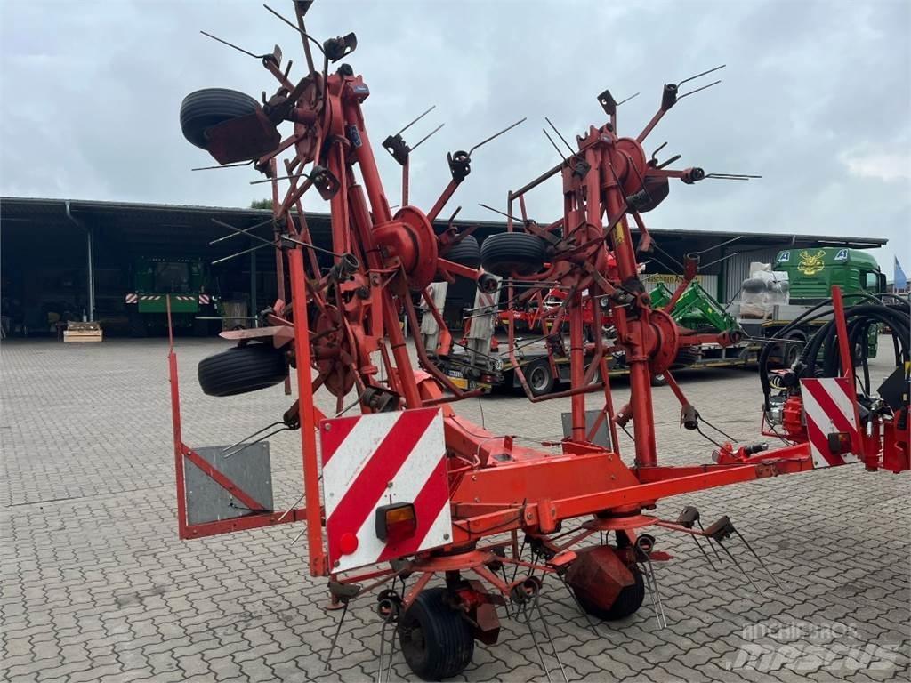 Kuhn 8501 مكابس وميبسات التبن