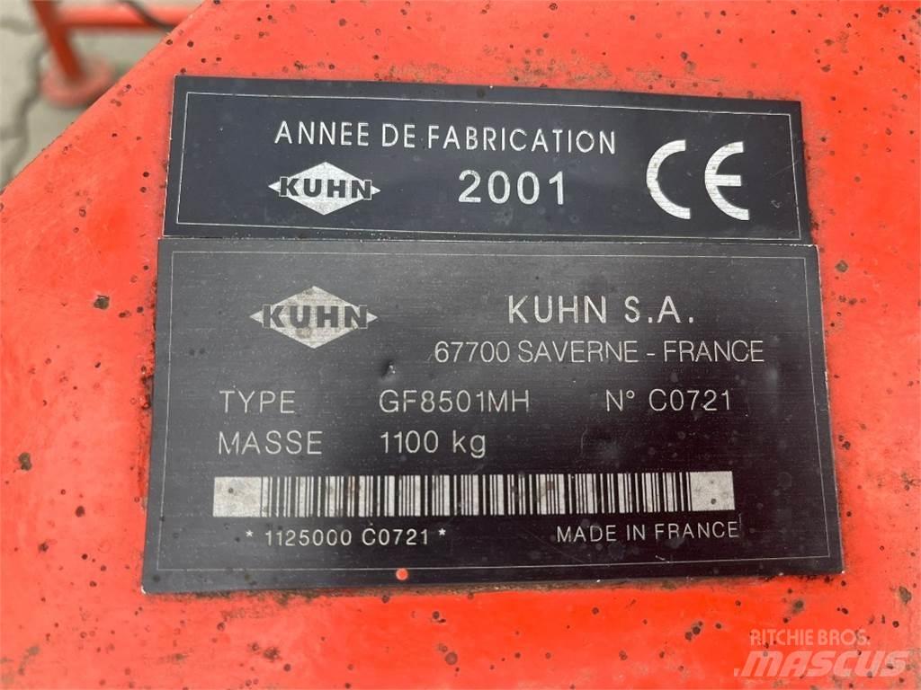 Kuhn 8501 مكابس وميبسات التبن