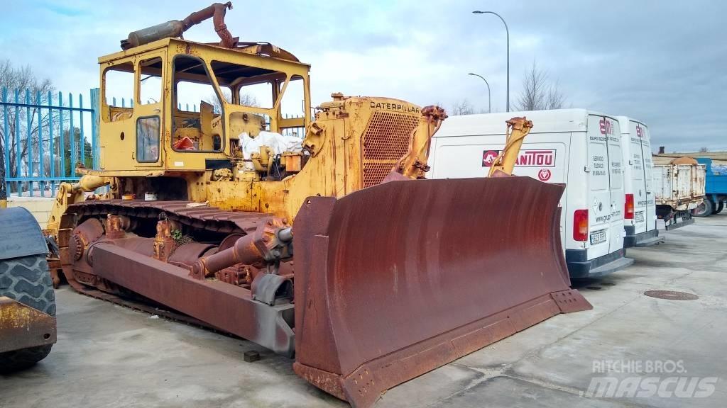 CAT D8K  (POR PIEZAS) بلدوزرات مجنزرة