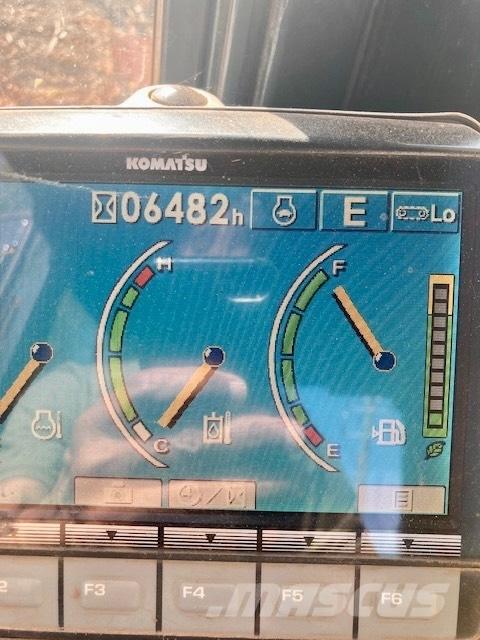 Komatsu PC 130 حفارات زحافة