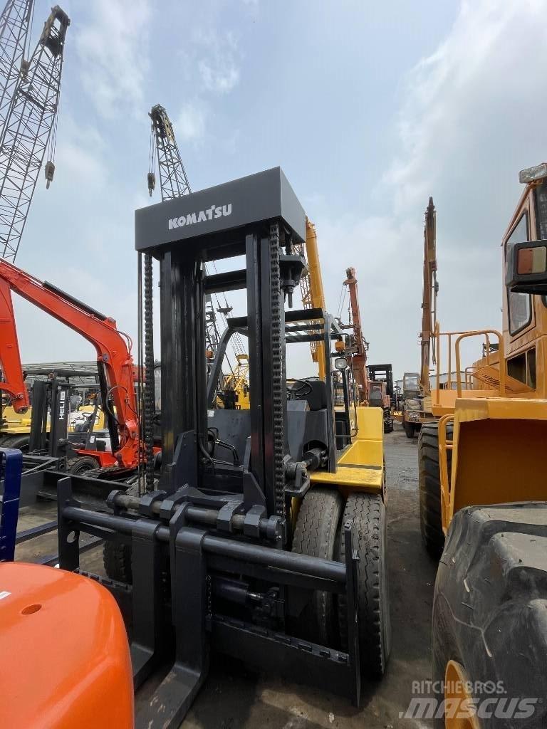 Komatsu 15 ton شاحنات الديزل
