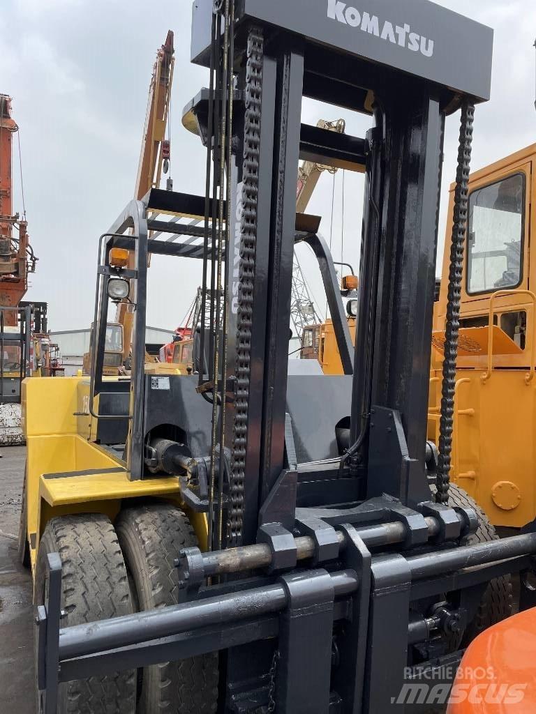 Komatsu 15 ton شاحنات الديزل