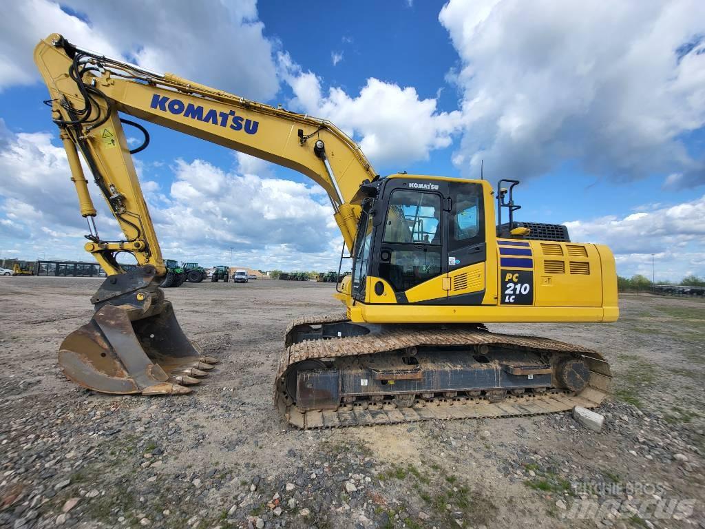 Komatsu PC210-11E0 حفارات زحافة