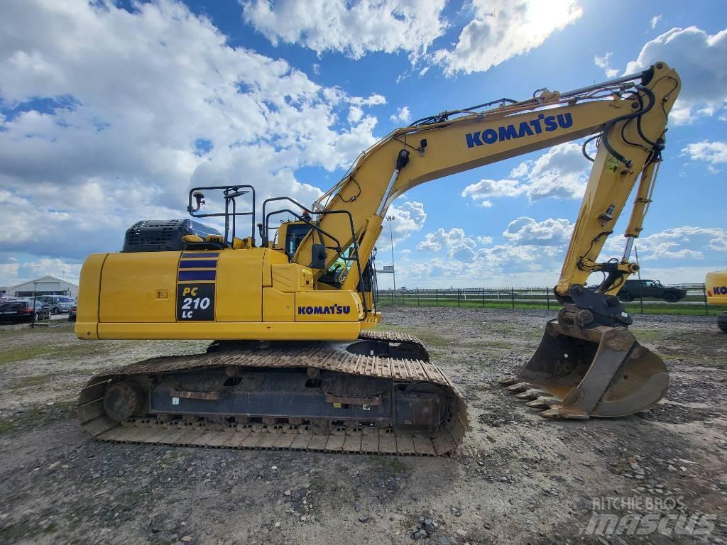 Komatsu PC210-11E0 حفارات زحافة