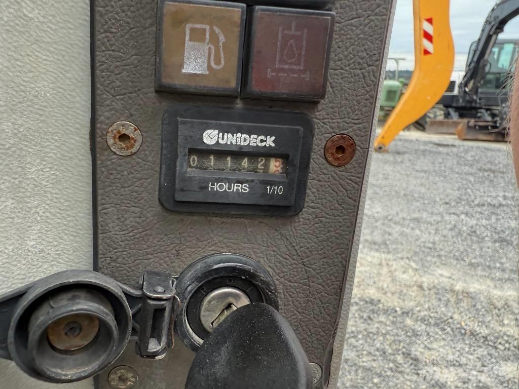 Neuson TD18 عربات نقل قلابة مجنزرة
