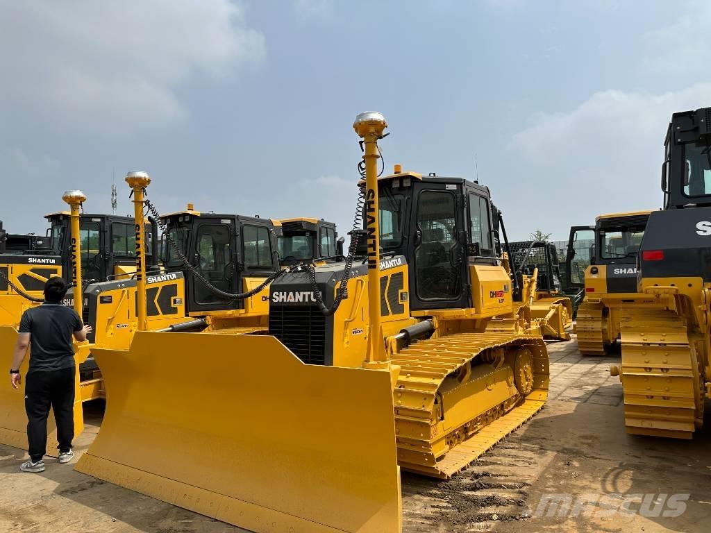 Shantui DH 13 بلدوزرات مجنزرة