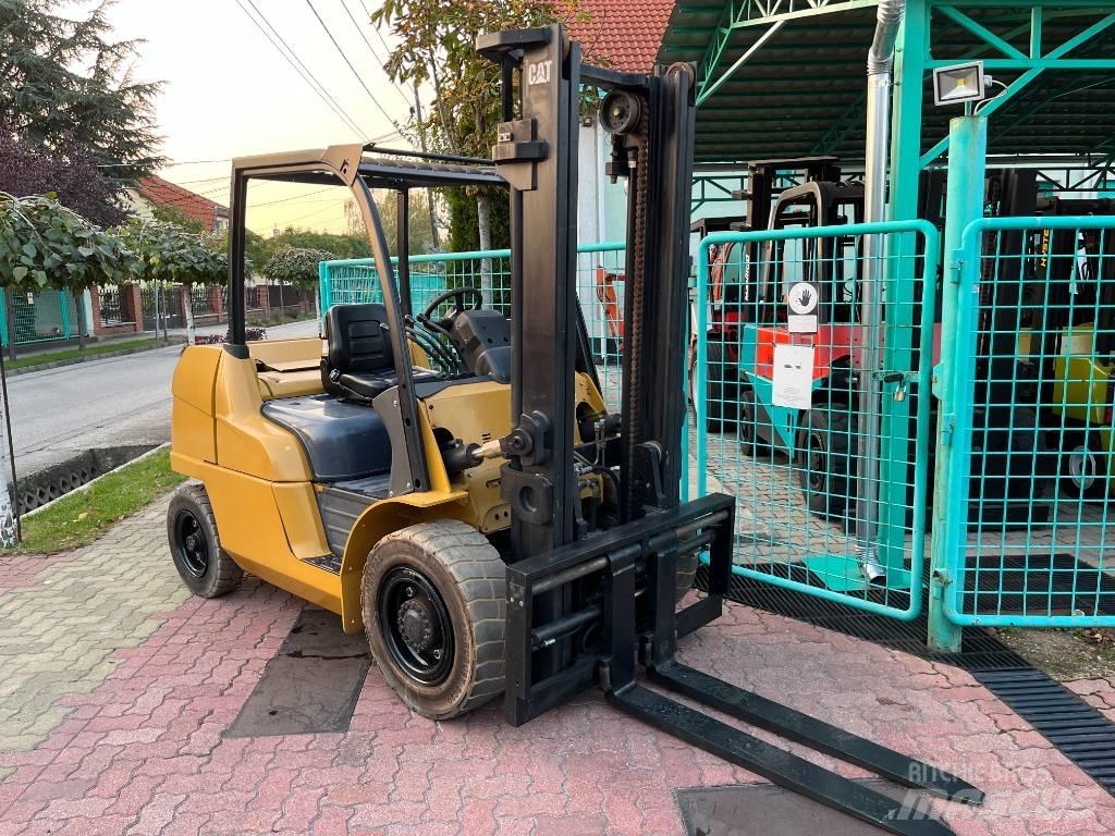 CAT DP 45 N V-3549 شاحنات الديزل