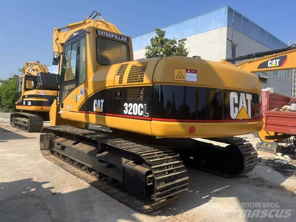 CAT 320 C L حفارات زحافة