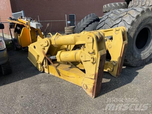 CAT D 8 R Ripper مكونات أخرى