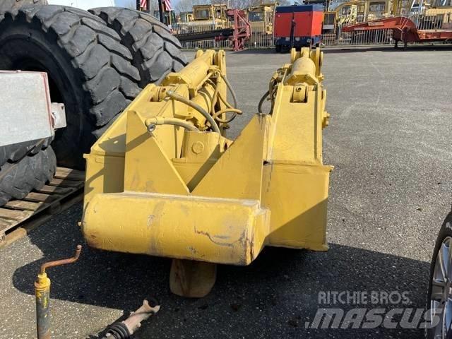 CAT D 8 R Ripper مكونات أخرى