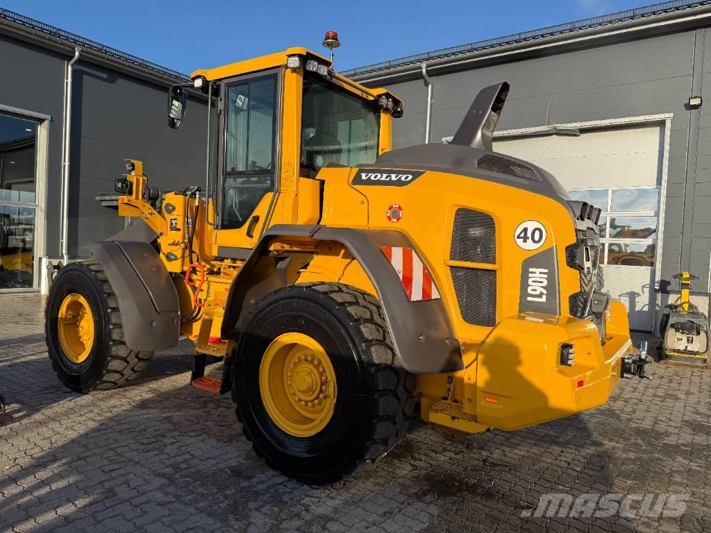Volvo L90H Long boom لوادر بعجل