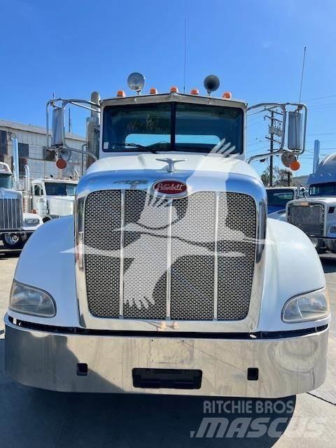 Peterbilt 384 وحدات الجر