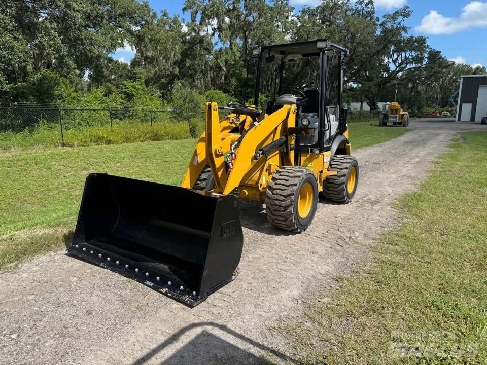 CAT 903 C2 لوادر بعجل