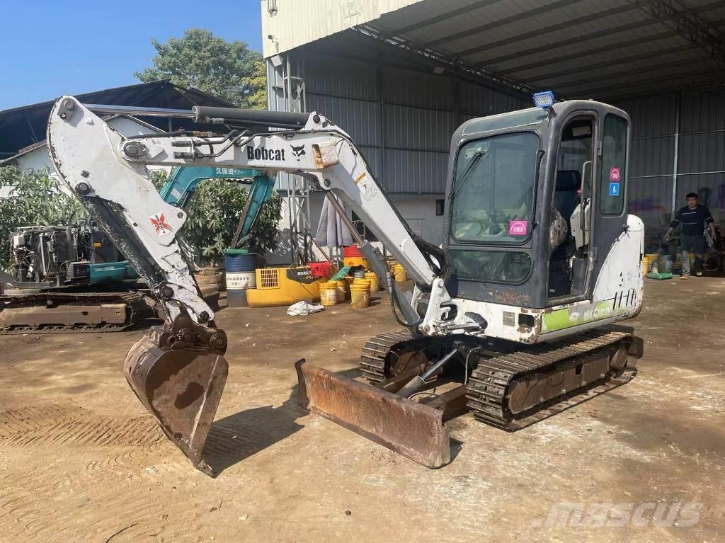 Bobcat 331 حفارات زحافة