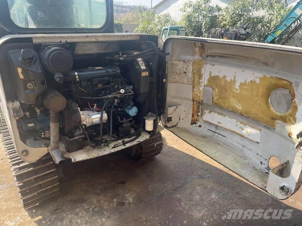 Bobcat 331 حفارات زحافة