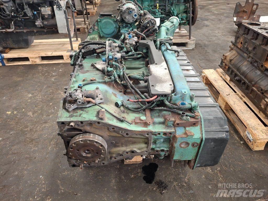 Volvo D12D420 محركات