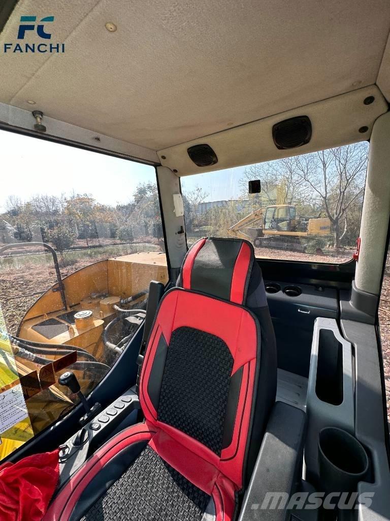 Komatsu PC 70-8 حفارات زحافة
