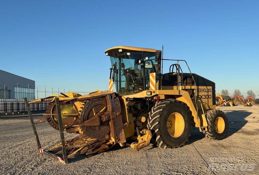New Holland FX 300 علافات ذاتية الدفع