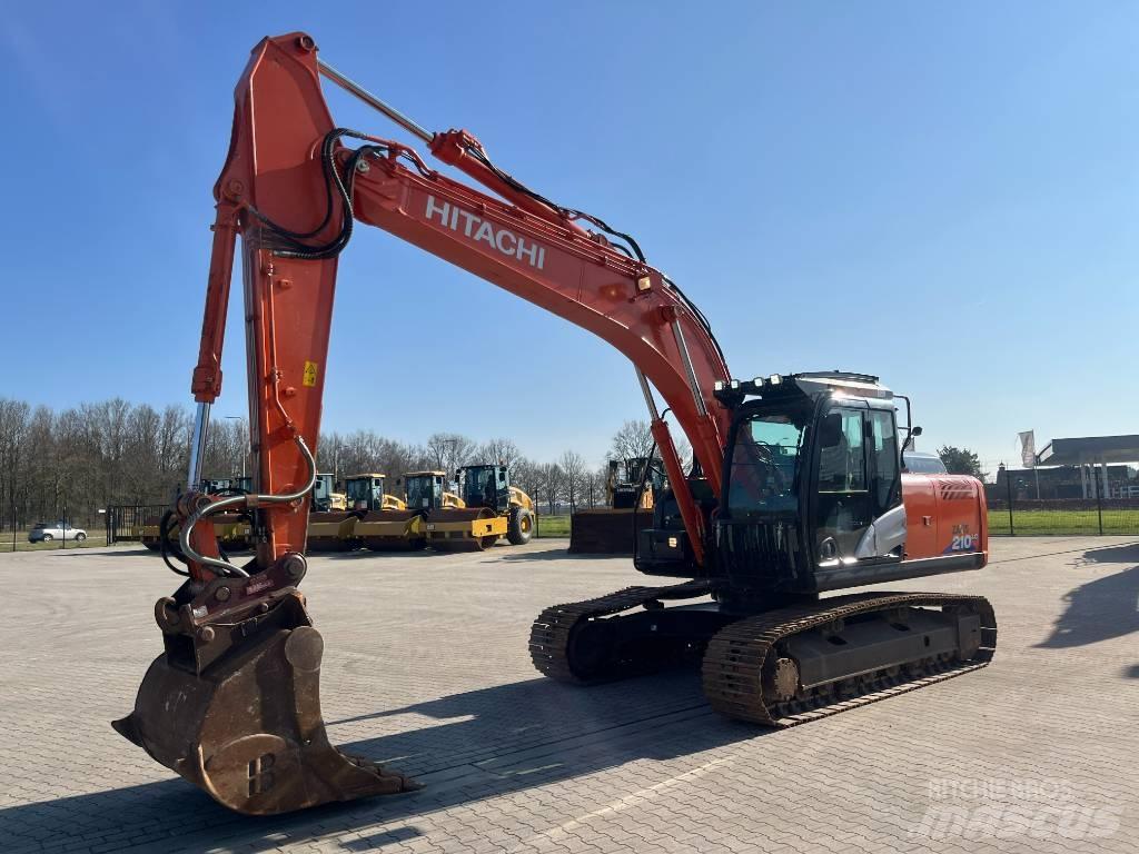Hitachi ZX 210 LC-6 حفارات زحافة