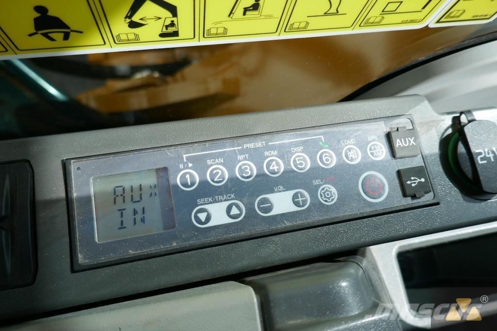 CAT 352 حفارات زحافة