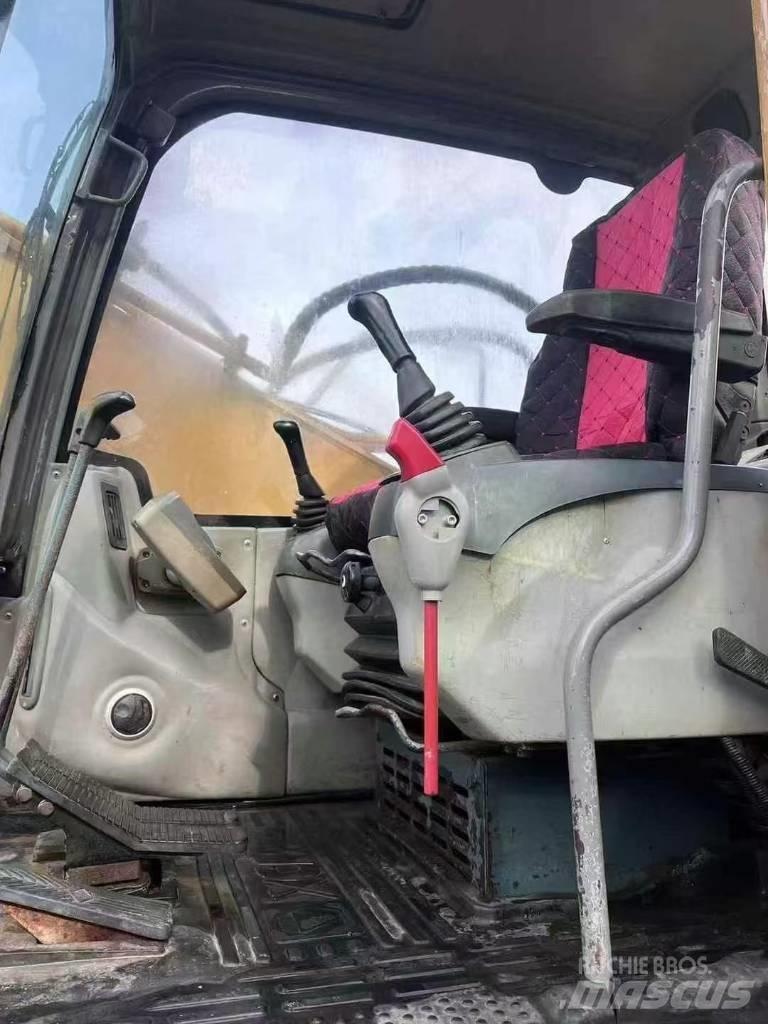 XCMG XE 215 DA حفارات زحافة