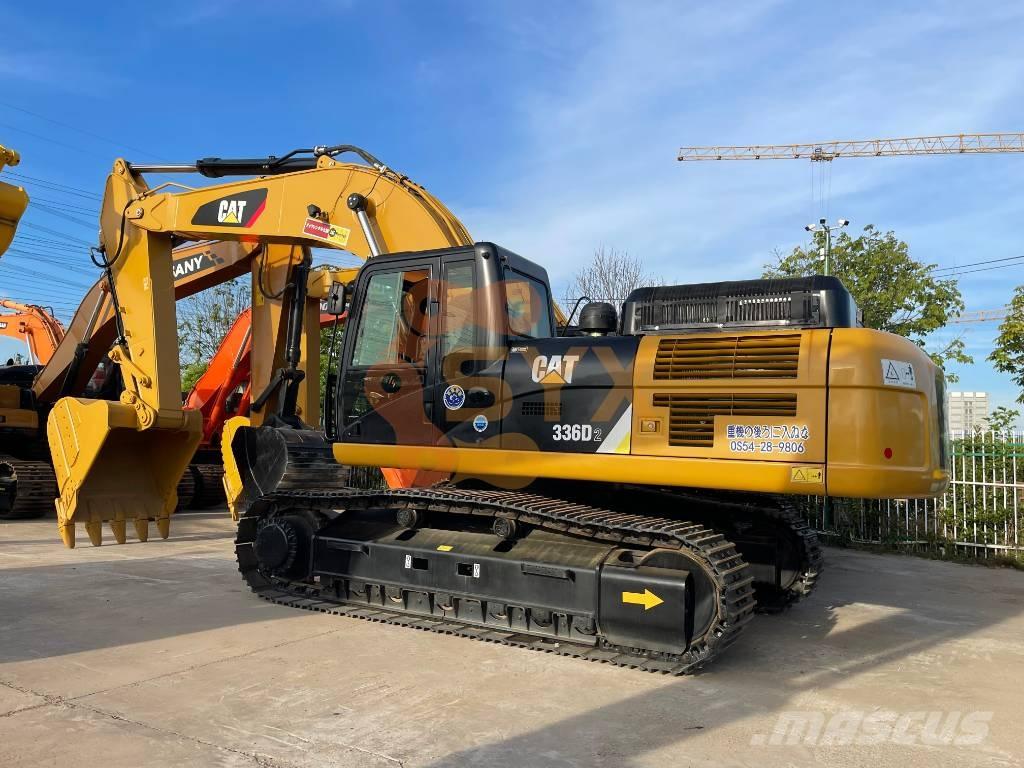 CAT 336 D2 حفارات زحافة