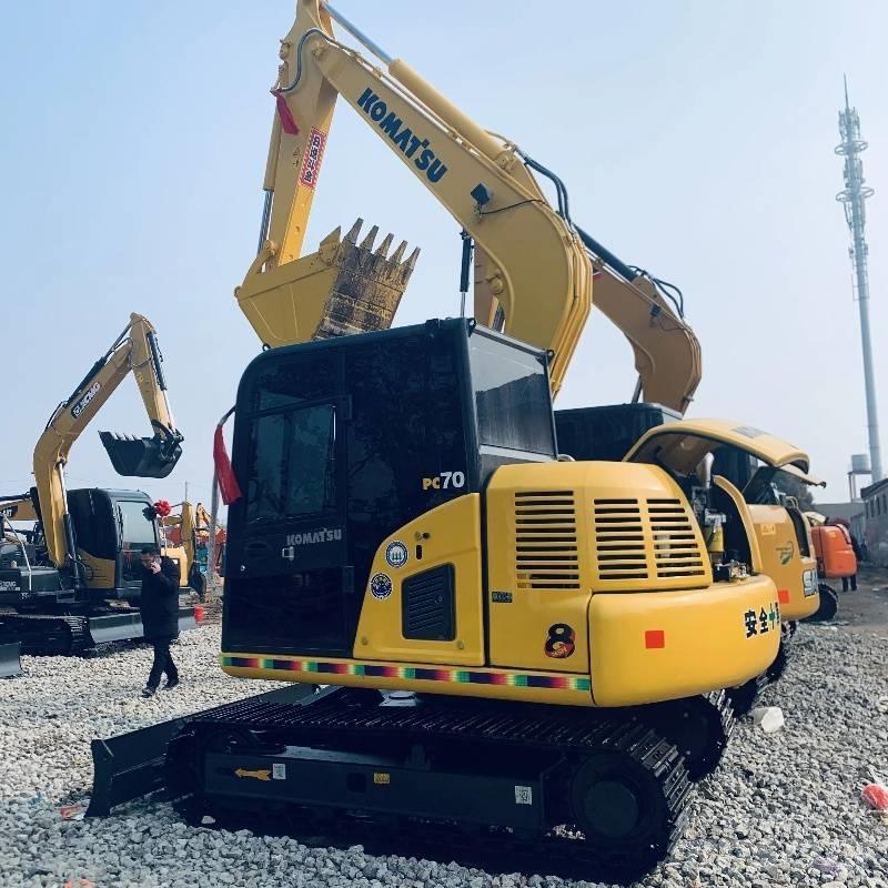 Komatsu PC 70 حفارات زحافة